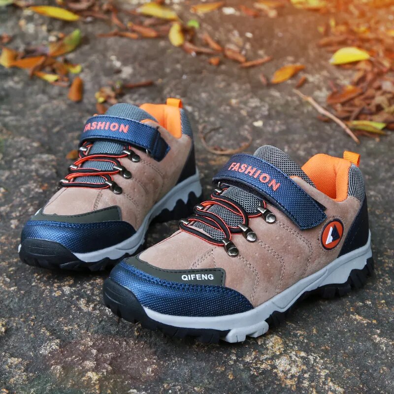 New Children Outdoor Sports Hiking Boots Teenagers Mountain Climbing Trekking Shoes Ankle Boots Kids Sneakers Hiking Kids Shoes